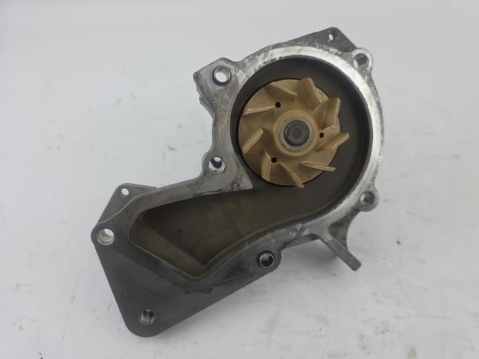 Pompe à eau d'un Ford Kuga II 1.5 EcoBoost 16V 150 2019