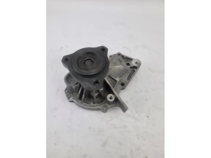Pompe à eau d'un Ford Kuga II 1.5 EcoBoost 16V 150 2019