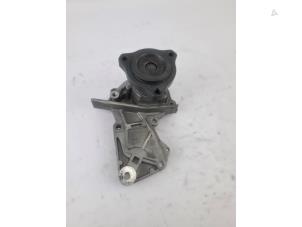 Pompe à eau d'un Ford Kuga II 1.5 EcoBoost 16V 150 2019