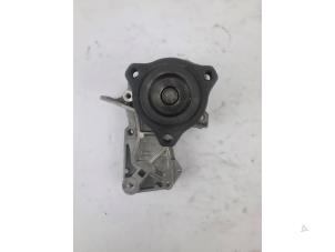 Pompe à eau d'un Ford Kuga II 1.5 EcoBoost 16V 150 2019