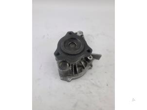 Pompe à eau d'un Ford Kuga II 1.5 EcoBoost 16V 150 2019