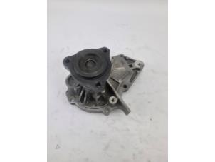 Pompe à eau d'un Ford Kuga II 1.5 EcoBoost 16V 150 2019