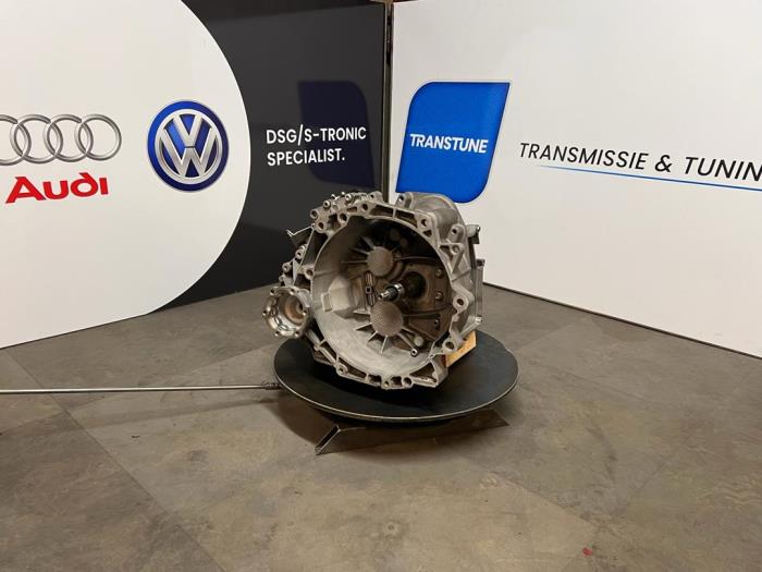 Gearbox from a Volkswagen Golf VI (5K1) 1.2 TSI BlueMotion 2008