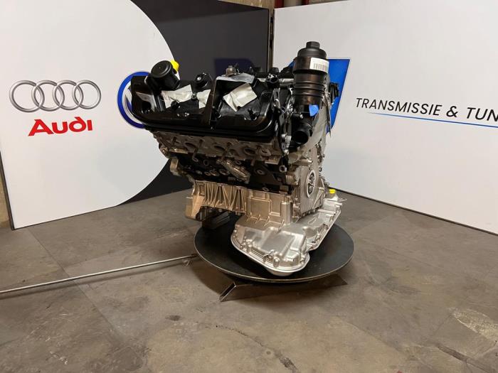 Engine from a Audi Q7 (4MB/4MG) 3.0 TDI V6 24V Ultra 2015