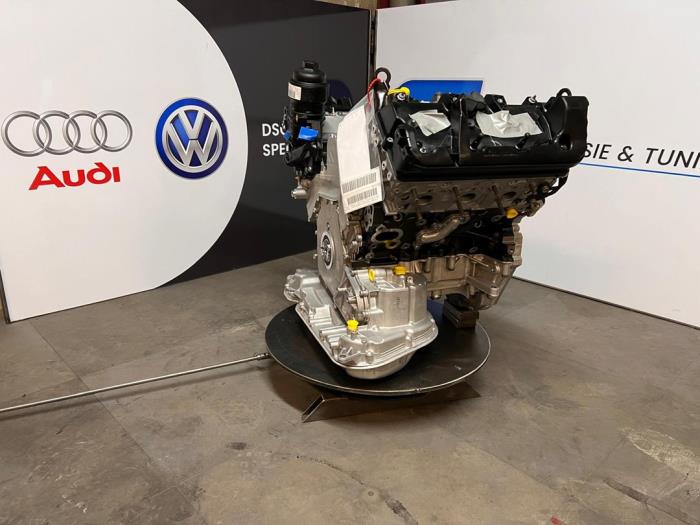 Engine from a Audi Q7 (4MB/4MG) 3.0 TDI V6 24V Ultra 2015