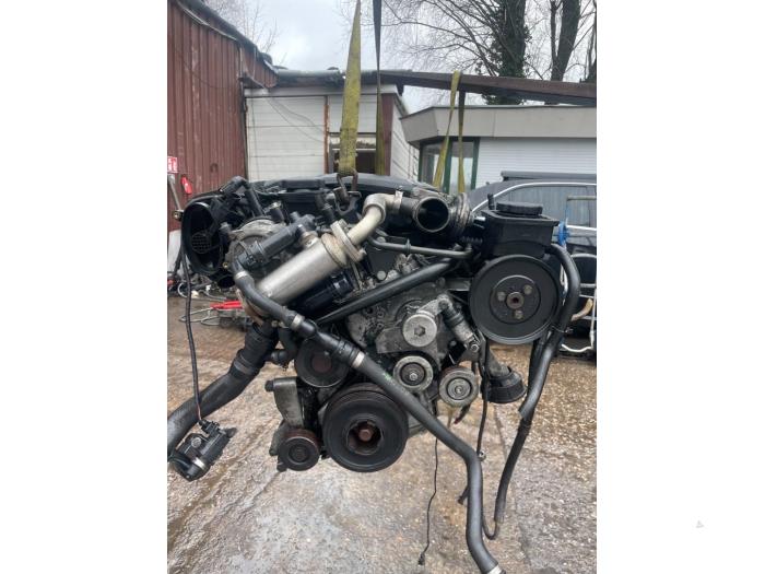Engine from a BMW 5 serie (E39) 520d 16V 2001