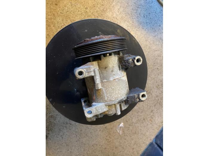 Air conditioning pump from a Nissan Almera Tino 2006