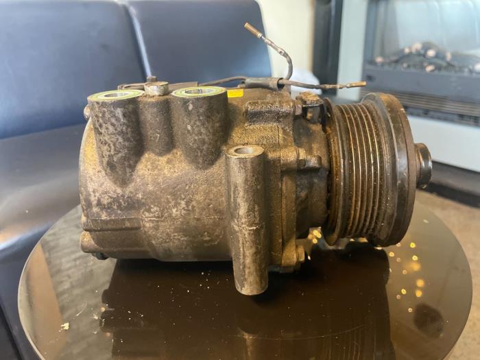 Air conditioning pump from a Ford KA 2006