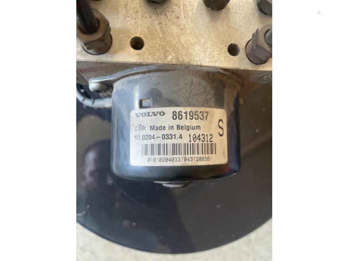 Usagé Bloc ABS Volvo S80 (TR/TS) 2.4 T Turbo 20V Prix € 35,00 Règlement à la marge proposé par Umit Sloperij