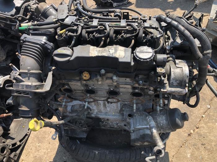 Engine from a Peugeot 308 SW (4E/H) 1.6 HDiF 16V 2008