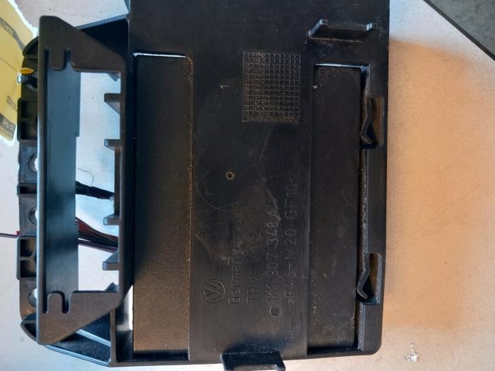 Używane Sterownik Body Control Volkswagen Golf V (1K1) 1.9 TDI 4Motion Cena € 35,00 Procedura marży oferowane przez Umit Sloperij