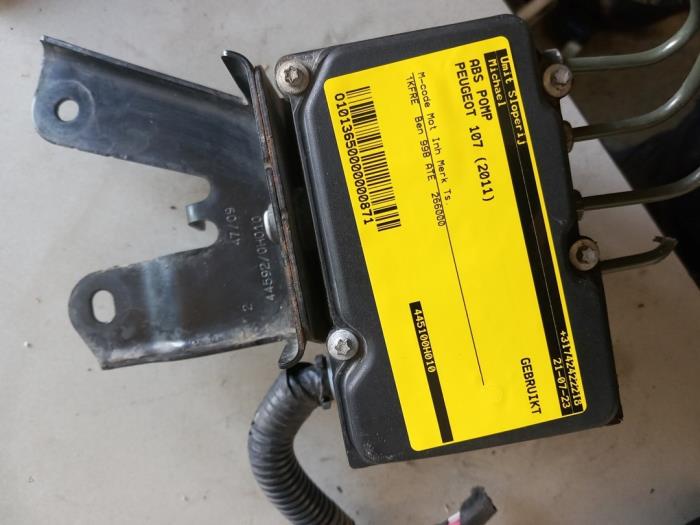 Gebrauchte ABS Pumpe Peugeot 107 1.0 12V Preis € 30,00 Margenregelung angeboten von Umit Sloperij