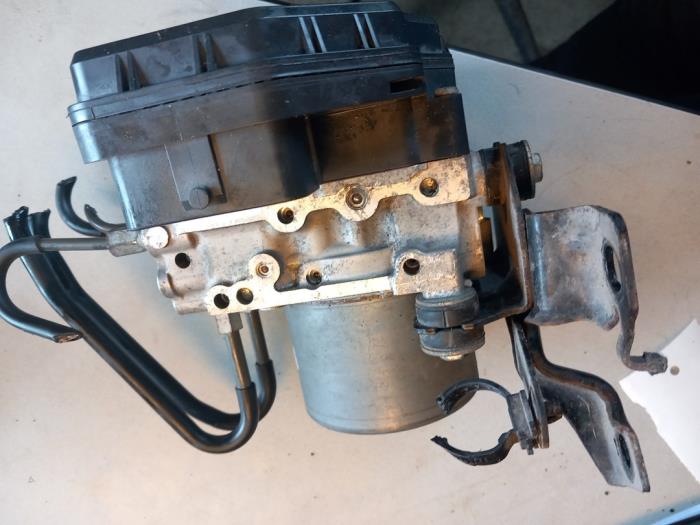 Usagé Pompe ABS Mazda 6 Sport (GH14/GHA4) 2.5 16V S-VT GT-M Prix € 90,00 Règlement à la marge proposé par Umit Sloperij