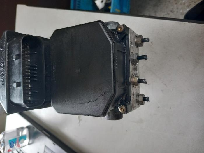 Gebrauchte ABS Pumpe Alfa Romeo 147 (937) 1.6 HP Twin Spark 16V Preis € 140,00 Margenregelung angeboten von Umit Sloperij