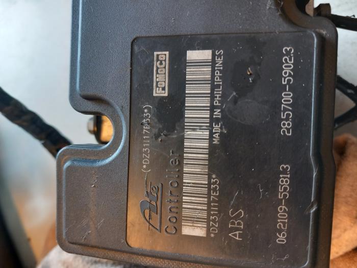 Usagé Pompe ABS Ford Fiesta 6 (JA8) 1.6 TDCi 16V Prix € 125,00 Règlement à la marge proposé par Umit Sloperij