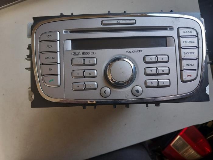 Reproductor de CD y radio de un Ford Tourneo Connect I  2010