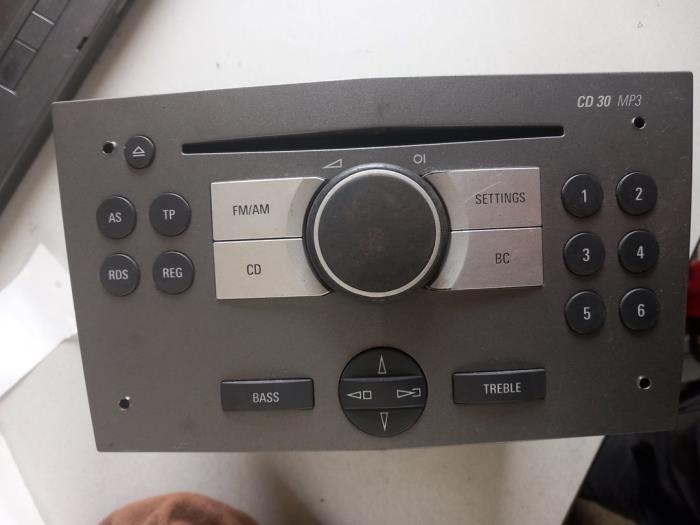 Radio CD player from a Opel Zafira (M75)  2006