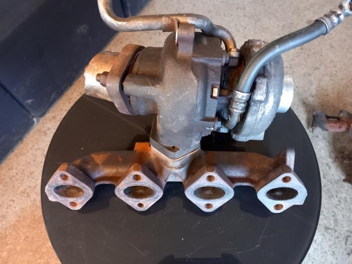 Usagé Turbo BMW 3 serie (E46/4) 320d 16V Prix € 100,00 Règlement à la marge proposé par Umit Sloperij