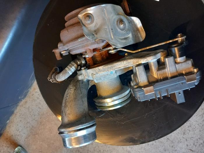 Usagé Turbo BMW 1 serie (F20) Prix € 350,00 Règlement à la marge proposé par Umit Sloperij