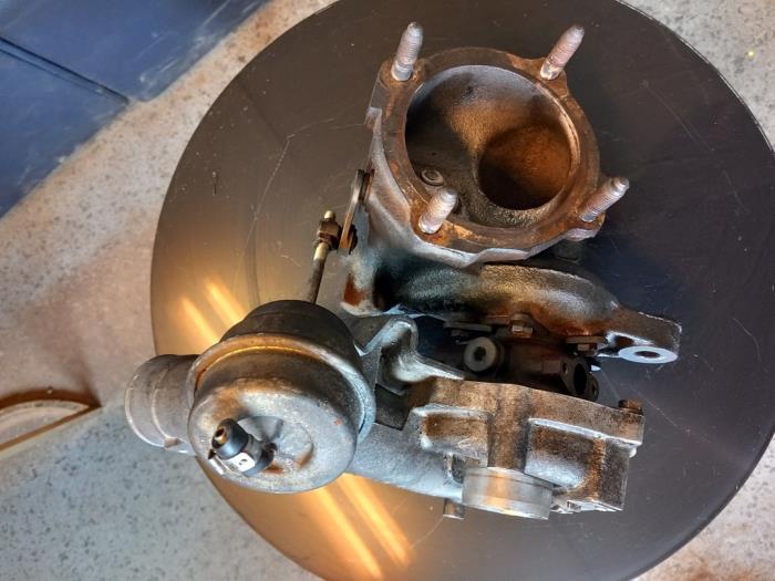 Usagé Turbo Skoda Octavia Combi (1U5) 1.8 20V Turbo Prix € 200,00 Règlement à la marge proposé par Umit Sloperij