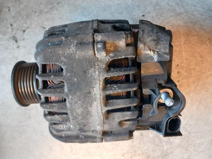 Gebrauchte Dynamo Ford Fiesta 7 1.5 TDCi 85 Preis € 65,00 Margenregelung angeboten von Umit Sloperij