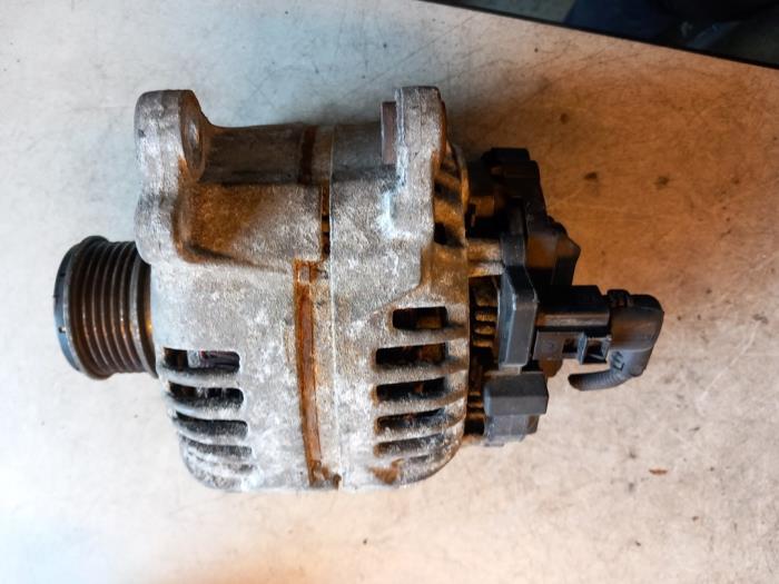 Usagé Dynamo Audi A4 (B7) 2.0 20V Prix € 24,00 Règlement à la marge proposé par Umit Sloperij