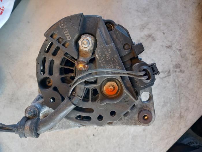 Dynamo van een Seat Ibiza III (6L1) 1.4 16V 75 2006