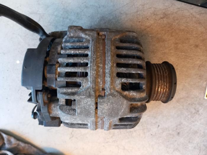 Usagé Dynamo Volkswagen Fox (5Z) 1.4 16V Prix € 30,00 Règlement à la marge proposé par Umit Sloperij