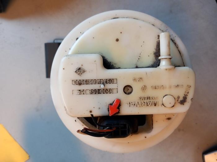 Begagnade Bensinpump Renault Twingo (C06) 1.2 Pris € 45,00 Marginaltabell erbjuds av Umit Sloperij