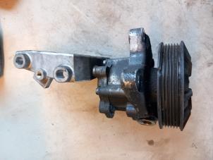 Used Power steering pump bracket BMW 3 serie (E90) 330i 24V Price € 90,00 Margin scheme offered by Umit Sloperij