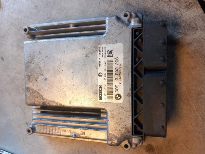 Used Engine management computer BMW 5 serie (E60) 530d 24V Price € 80,00 Margin scheme offered by Umit Sloperij