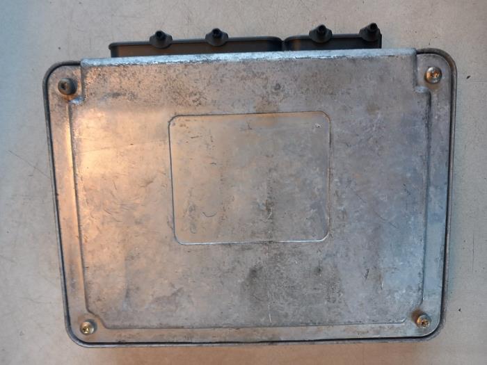 Engine management computer Volkswagen Golf (Used)