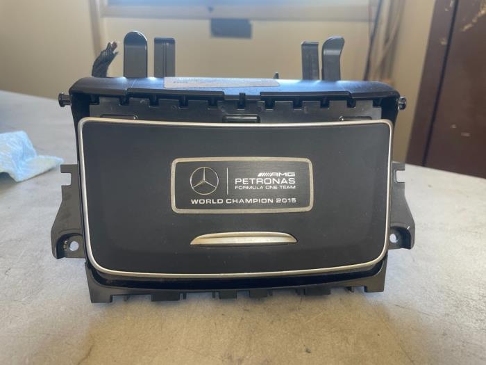 Begagnade Askkopp, fram Mercedes A-Klasse AMG (W176) 2.0 A-45 AMG Turbo 16V 4-Matic Pris € 50,00 Marginaltabell erbjuds av Umit Sloperij