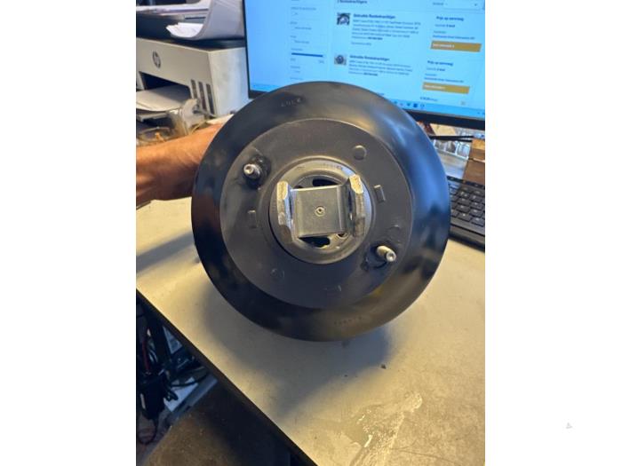 Usagé Servo frein BMW 1 serie (F20) 118i 1.5 TwinPower 12V Prix € 50,00 Règlement à la marge proposé par Umit Sloperij