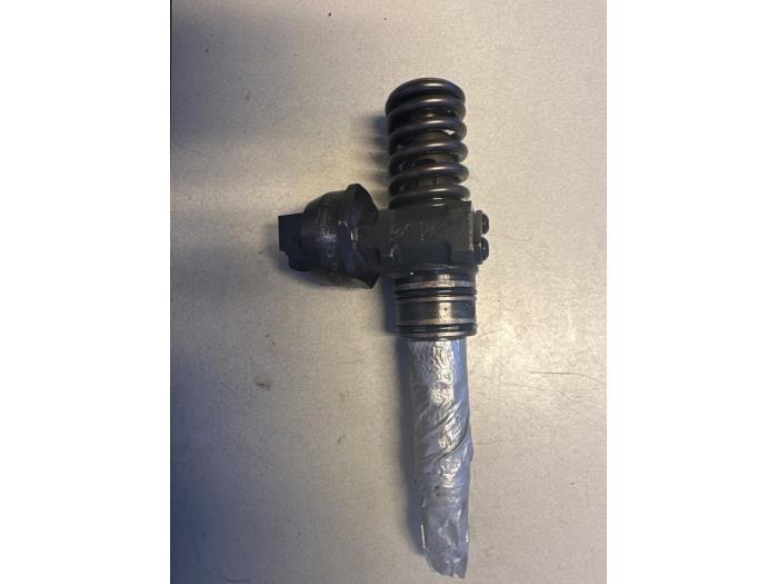 Usagé Injecteurs Volkswagen Passat Variant (3C5) Prix € 90,00 Règlement à la marge proposé par Umit Sloperij