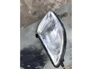 Used Headlight, left Suzuki Swift (ZA/ZC/ZD1/2/3/9) 1.3 VVT 16V Price € 70,00 Margin scheme offered by Umit Sloperij