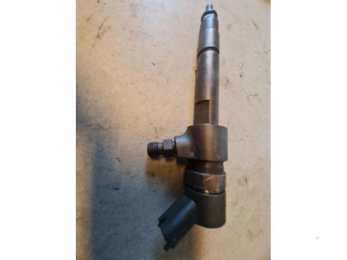 Usagé Injecteurs Fiat Doblo (223A/119) 1.9 JTD Prix € 75,00 Règlement à la marge proposé par Umit Sloperij