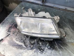 Used Headlight, right Saab 9-5 (YS3E) 2.0t 16V Price € 50,00 Margin scheme offered by Umit Sloperij