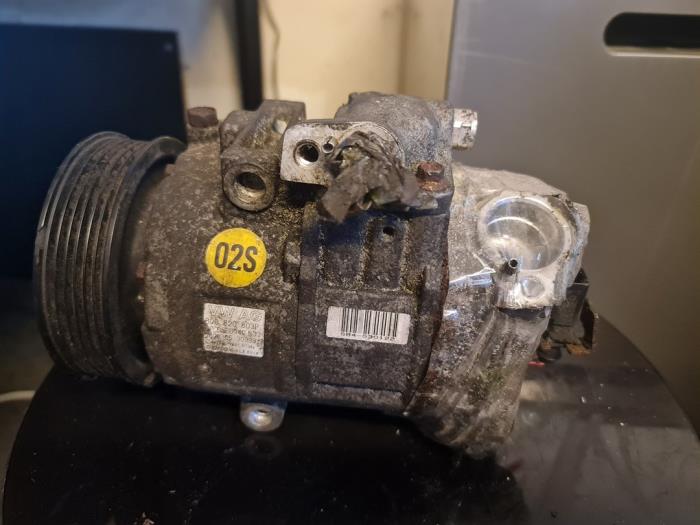 Usagé Compresseur de clim Volkswagen Polo V (6R) 1.4 16V Prix € 50,00 Règlement à la marge proposé par Umit Sloperij