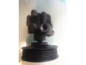 Pompe de direction d'un Volkswagen Golf IV (1J1) 1.4 16V 2004