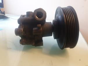 Pompe de direction d'un Volkswagen Golf IV (1J1) 1.4 16V 2004