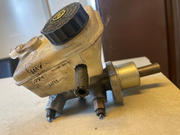 Gebrauchte Hauptbremszylinder BMW 3 serie (E46/4) 316i 16V Preis € 25,00 Margenregelung angeboten von Umit Sloperij