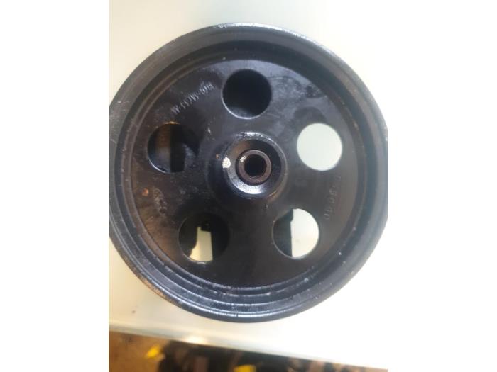 Usagé Pompe de direction Ford Mondeo III Wagon 1.8 16V Prix € 20,00 Règlement à la marge proposé par Umit Sloperij