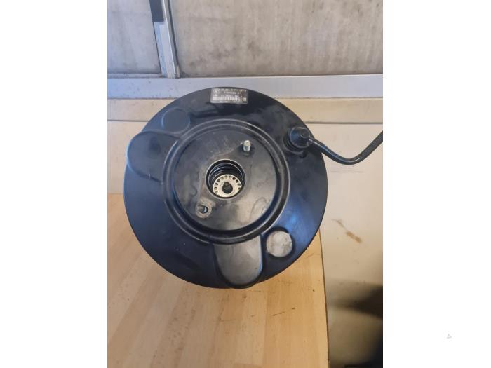 Usagé Servo frein BMW Mini (R50/53) 1.6 16V One Prix € 70,00 Règlement à la marge proposé par Umit Sloperij