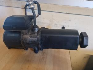 Used Power steering pump Mercedes A (W168) 1.6 A-160 Price € 100,00 Margin scheme offered by Umit Sloperij