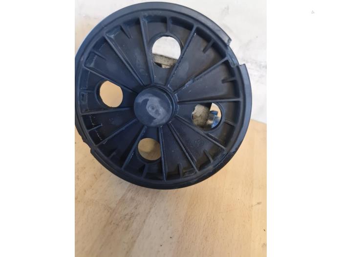 Usagé Pompe de direction Volvo V70 (SW) 2.5 T 20V Prix € 100,00 Règlement à la marge proposé par Umit Sloperij