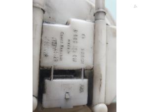 Usados Bomba de diésel Fiat Stilo (192A/B) 1.9 JTD 115 3-Drs. Precio € 50,00 Norma de margen ofrecido por Umit Sloperij