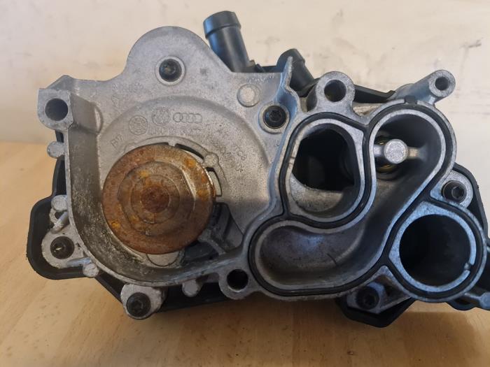 Begagnade Vattenpump Volkswagen Tiguan (AD1) 1.4 TSI 16V Pris € 50,00 Marginaltabell erbjuds av Umit Sloperij