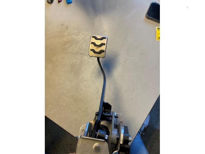 Brake pedal from a Kia Picanto (JA) 1.0 T-GDI 12V 2020