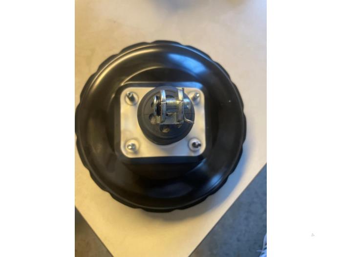 Usagé Servo frein Kia Picanto (JA) 1.0 T-GDI 12V Prix € 80,00 Règlement à la marge proposé par Umit Sloperij